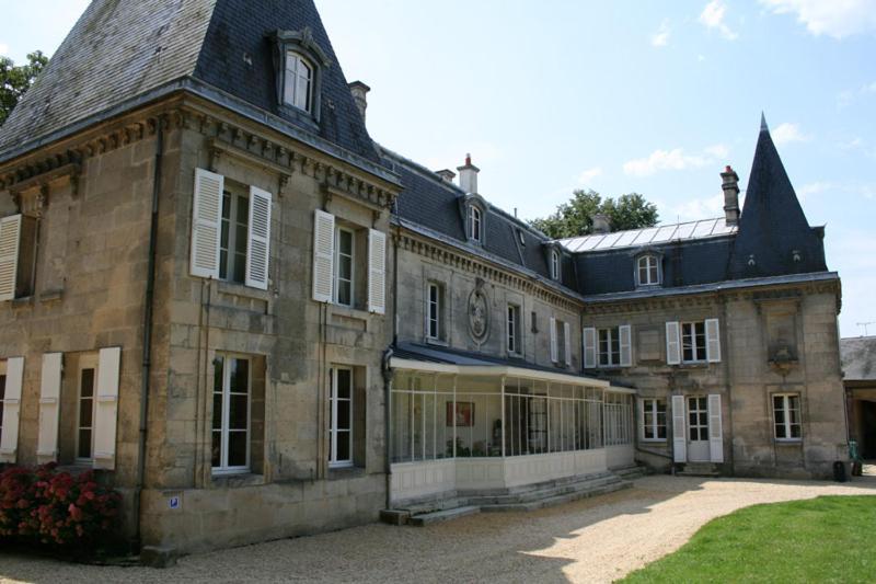 Chateau De Roberville Machemont Exterior photo
